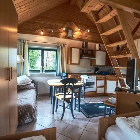 Nyaraló Hof Marienberg, 56340 Osterspai, Deutschland Wanderhuette Osterspai