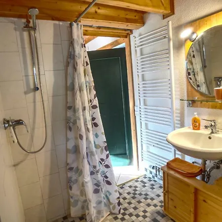 Hof Marienberg, 56340 Osterspai, Deutschland Wanderhuette * Osterspai