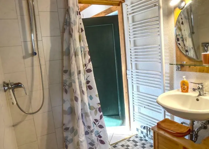 Hof Marienberg, 56340 Osterspai, Deutschland Wanderhuette * Osterspai